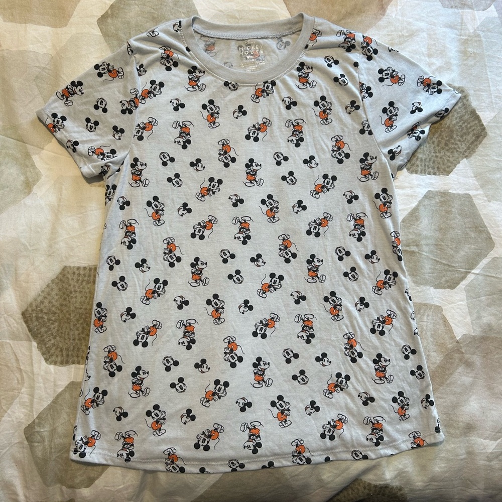 Mickey Miuse T-Shirt size large